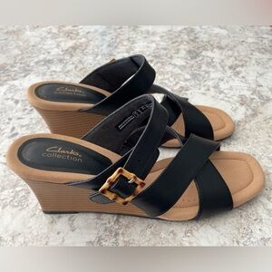 NWOB CLARKS Women's Kyarra Judi Strappy Slip-On Wedge Sandals Black 10 BRAND NEW